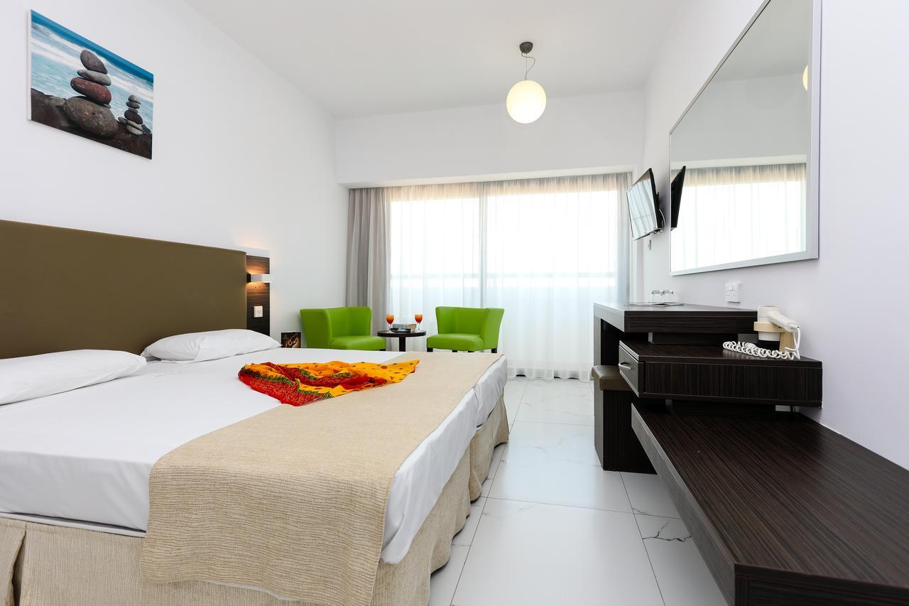 Christofinia Hotel Ayia Napa Exterior foto